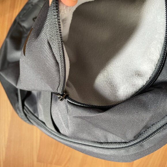 FIRM. Under Armour Storm GRAY Hustle Lite backpack Laptop bag, College, UNISEX - Picture 9 of 11